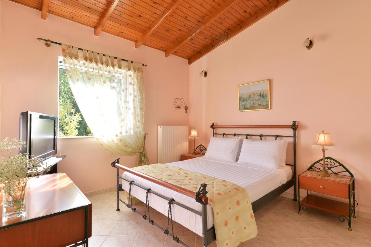 Domelia'S Luxury Apartments Near Airport & Beach Artemida  Bagian luar foto