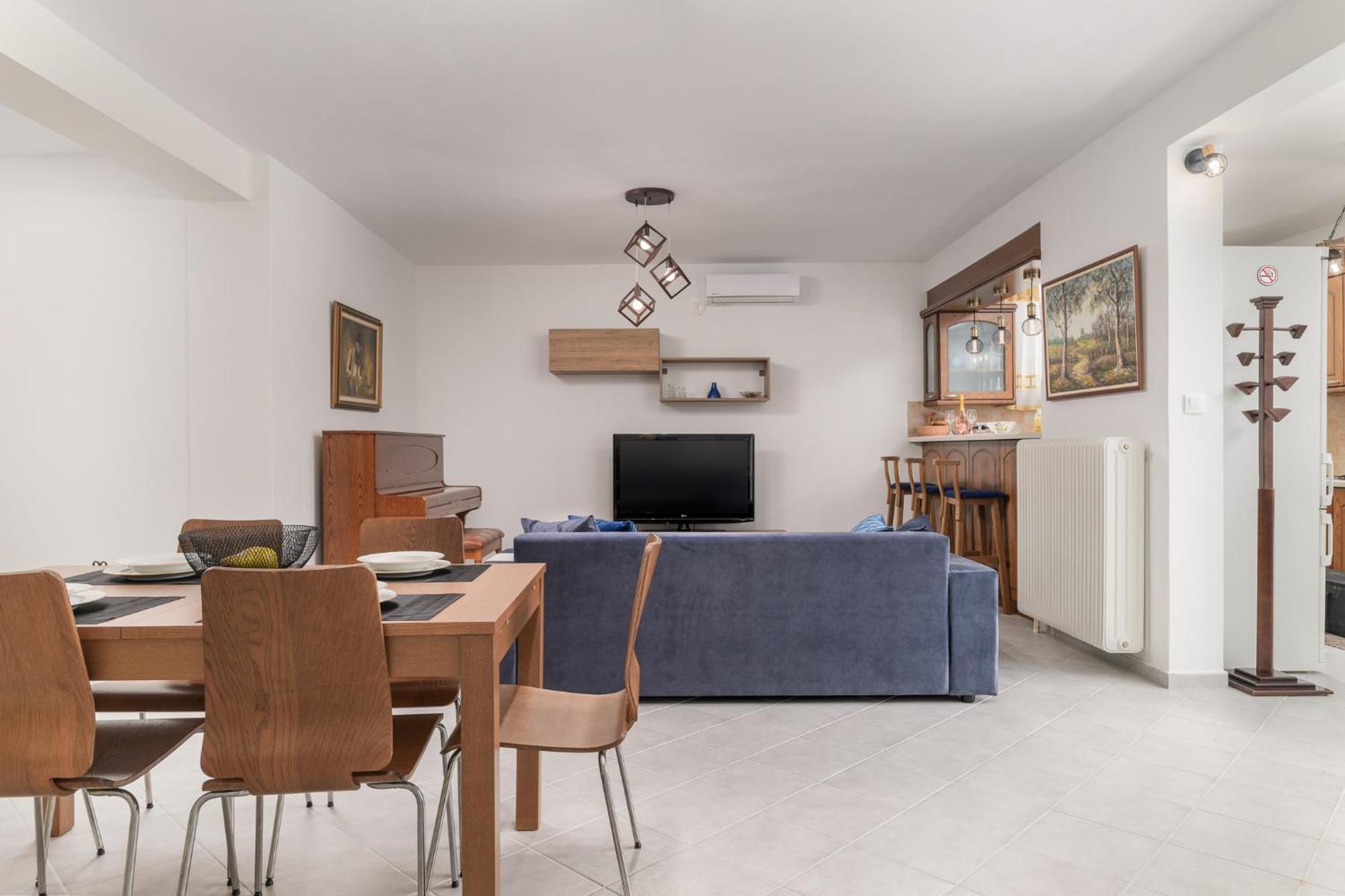 Domelia'S Luxury Apartments Near Airport & Beach Artemida  Bagian luar foto